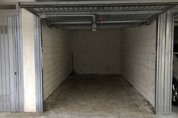 GARAGE VENDITA A PONTE A EMA